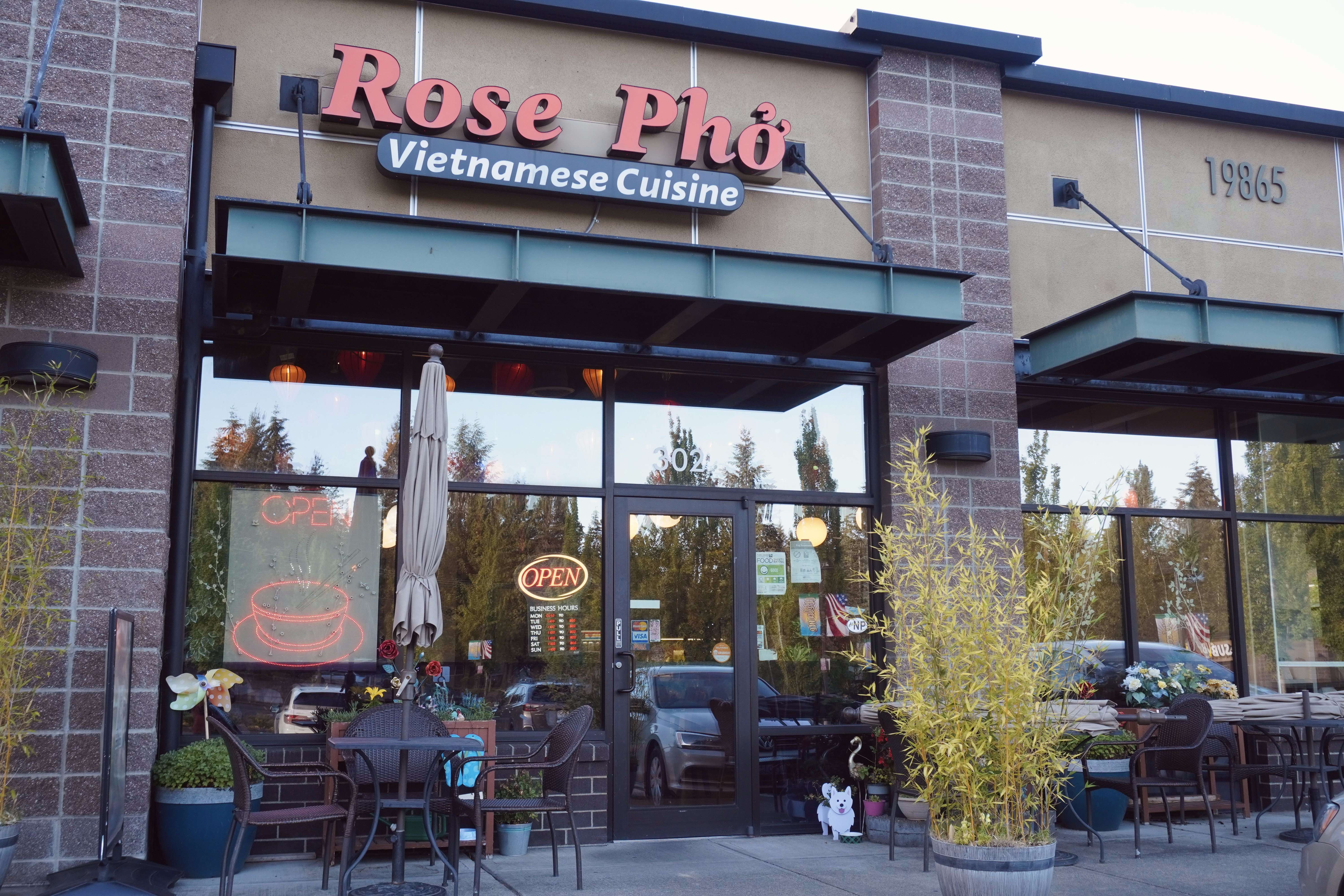 A picture of Rose Pho's storefront.